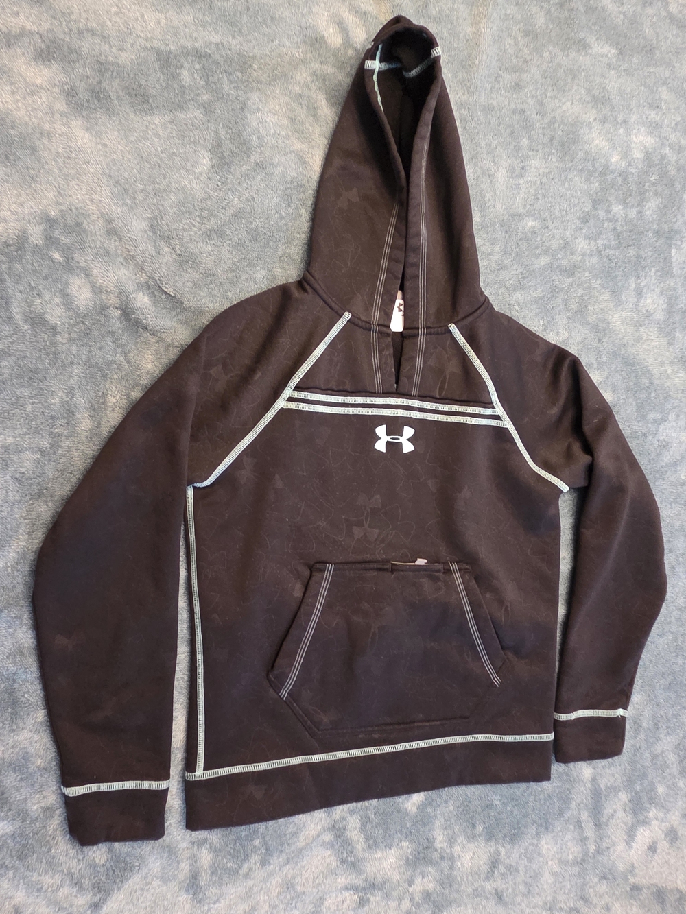 Under Armour Men’s Black Crewneck Hoodie with Contrast Trim